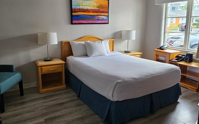 Affordable standard room with double bed at 2400 Motel East Vancouver