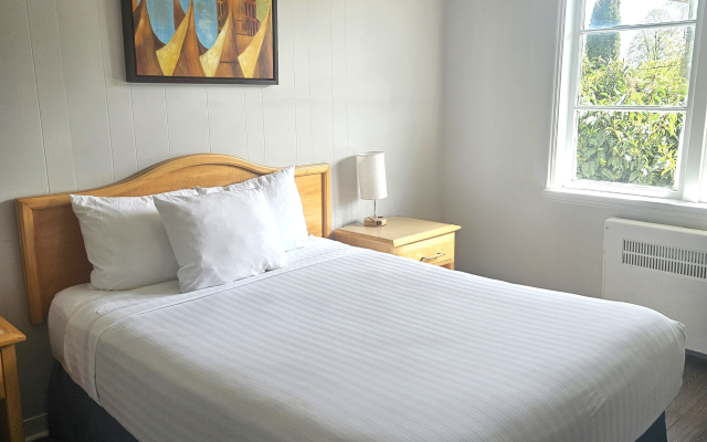 Pet-friendly motel room in East Vancouver at 2400 Motel